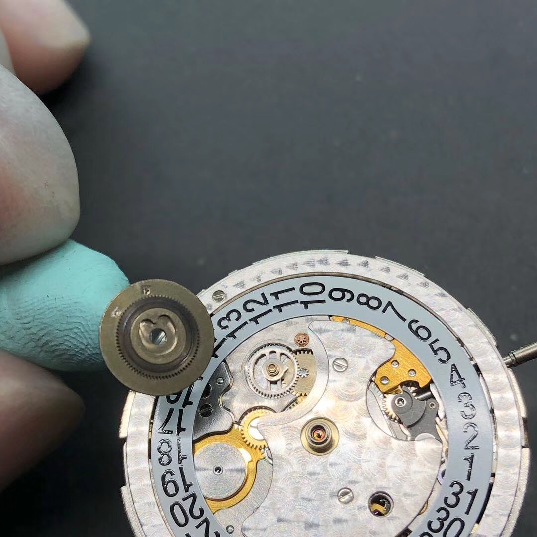 积家手表售后维修点（积家表框坏了）