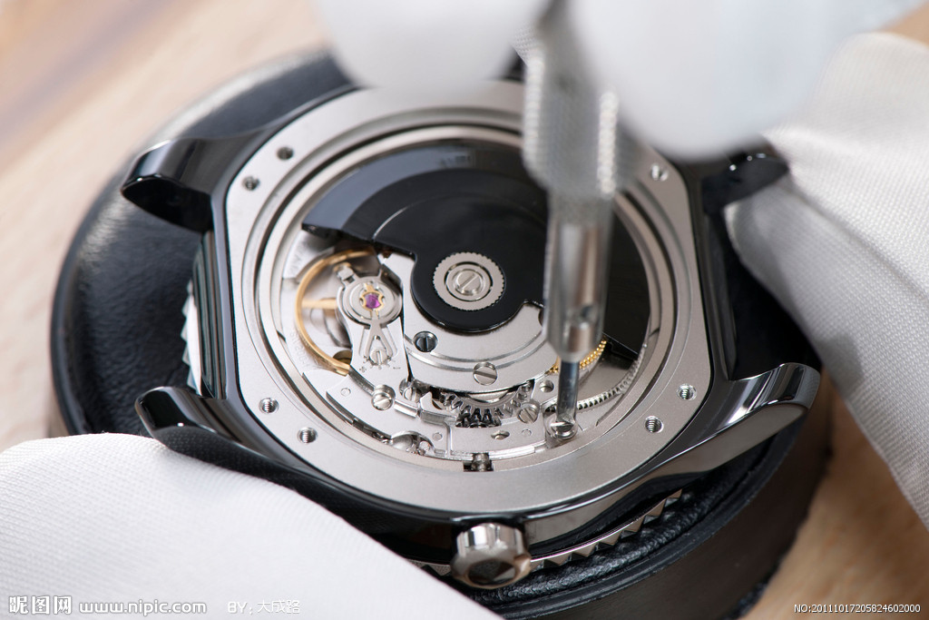 积家手表维修费用价目表（积家表盘老化变黄）