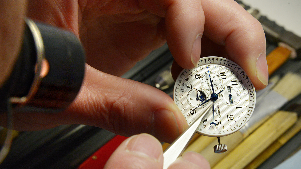 积家授权维修中心（积家表面裂纹）